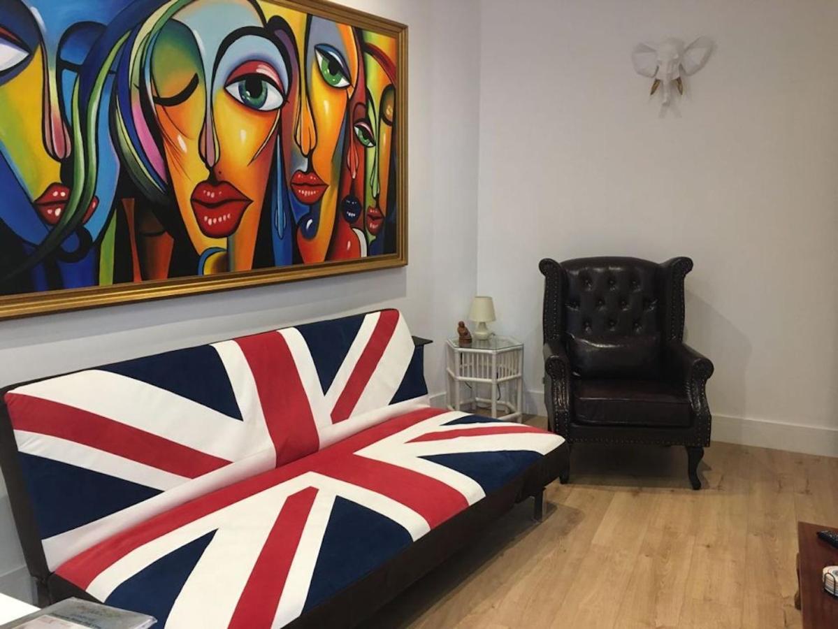 Bagshot Pennyhill Camberley Ascot Luxury 2 Beds 1 Bath Sleeps 4 Pets Ok Permit Parking Apartment Exterior photo
